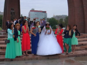 Heiraten in Kirgistan: Frauen ohne Schleier