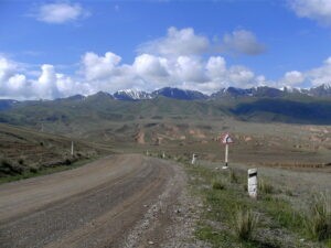 Die Straßen und Geröllpisten in Kirgistan sind gut und sicher.