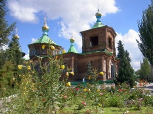 Sehenswürdigkeit in Kirgistan: die Kathedrale der Heiligen Dreieinigkeit in Karakol