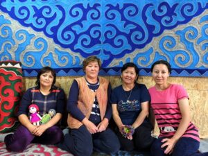 Blick hinter die Kulissen: im Gespräch mit Frauen aus einer Kooperative in Kirgistan