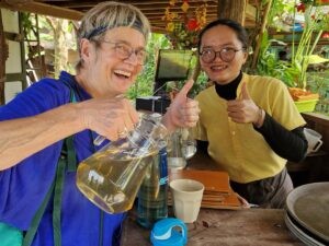 Wasser auffüllen in Hoi An - Bild Simona Mona